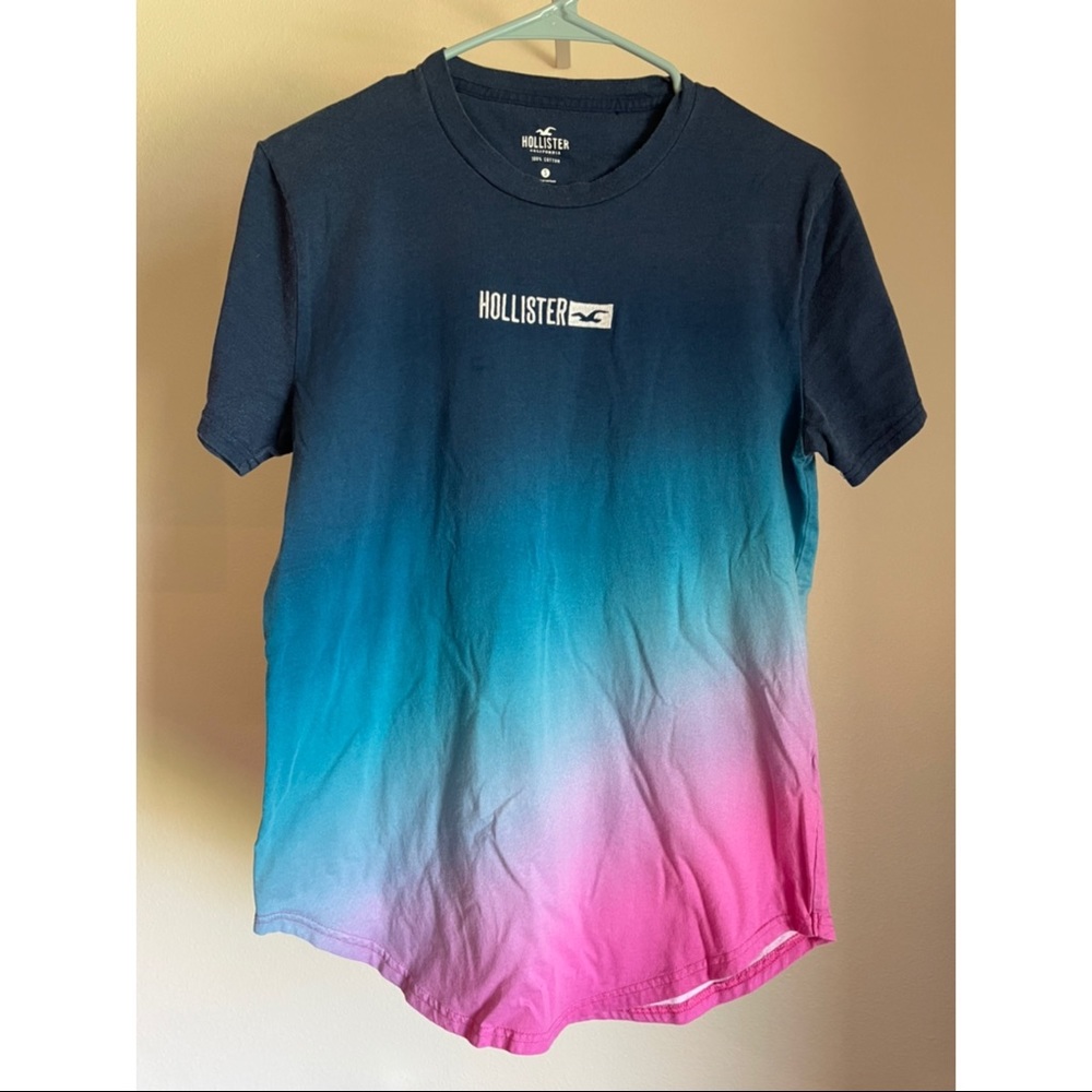 Hollister Blue Pink Gradient Curve-Hem T-Shirt | Size Small